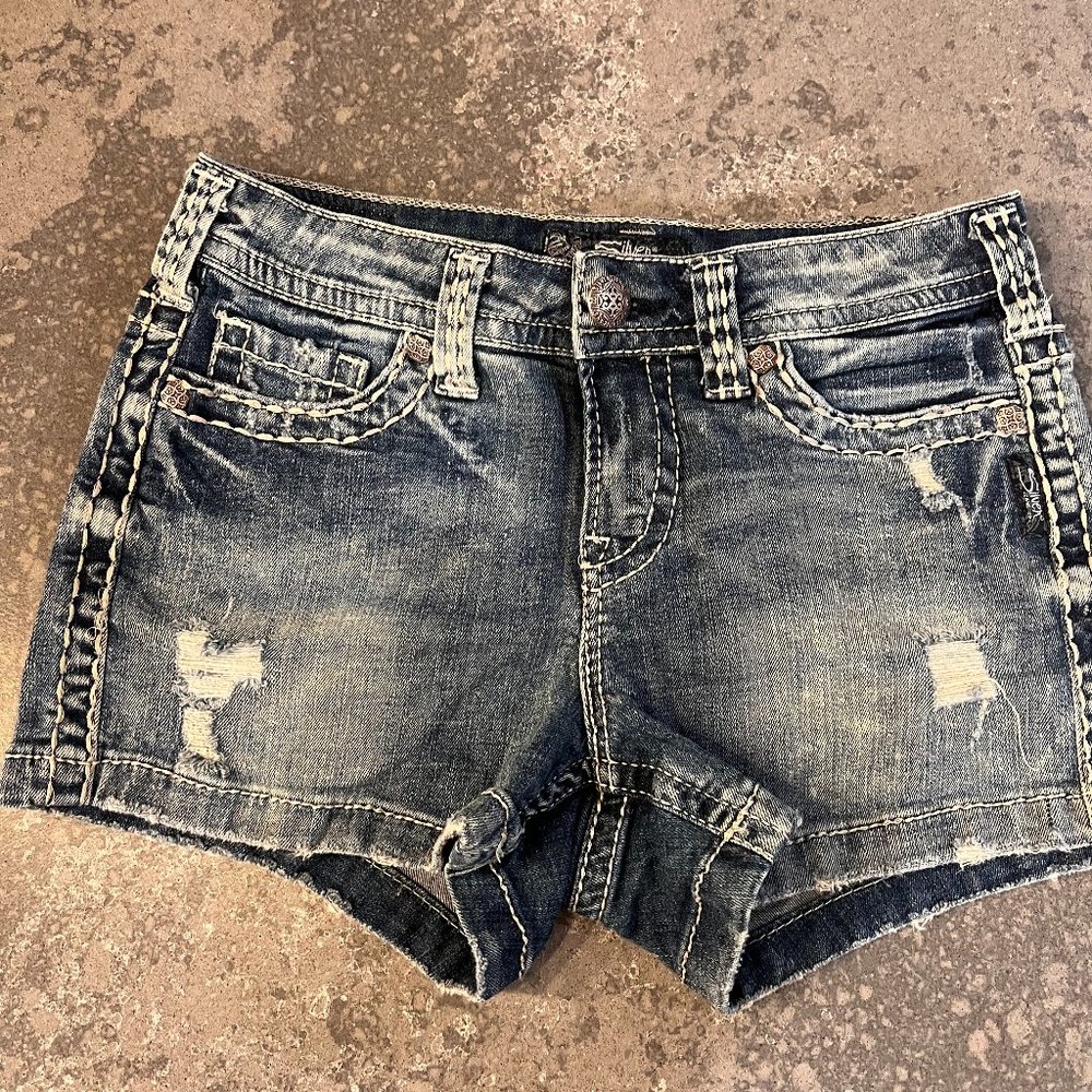 Silver Jeans co Womens Jean shorts Aiko Mid Short The Buckle